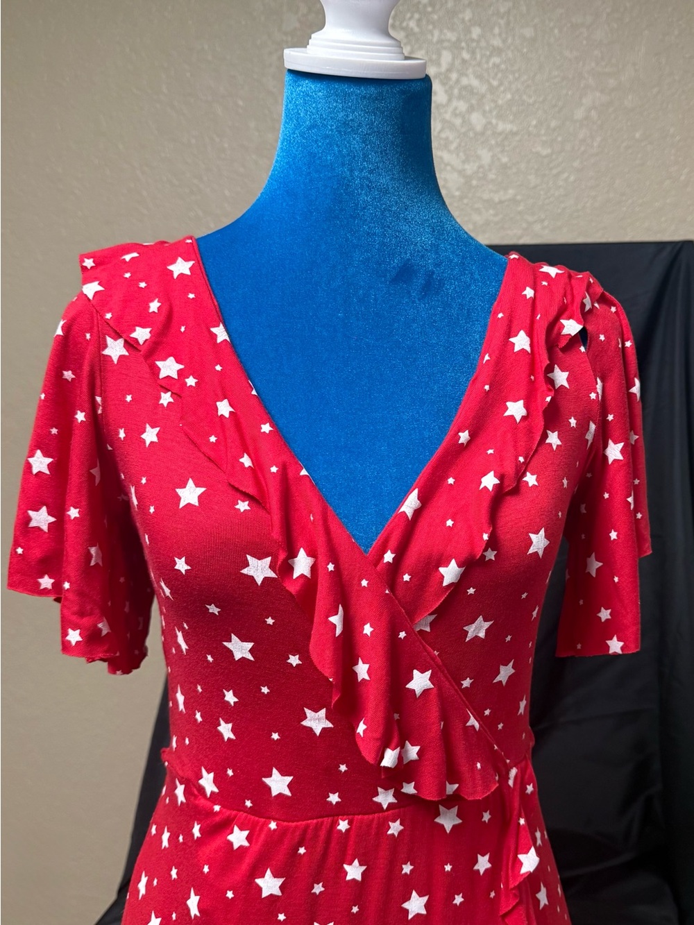Boohoo Young ladies Red Star-Print Wrap Midi Dress - Picture 2 of 5